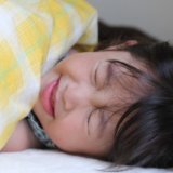 風邪を引いた子ども