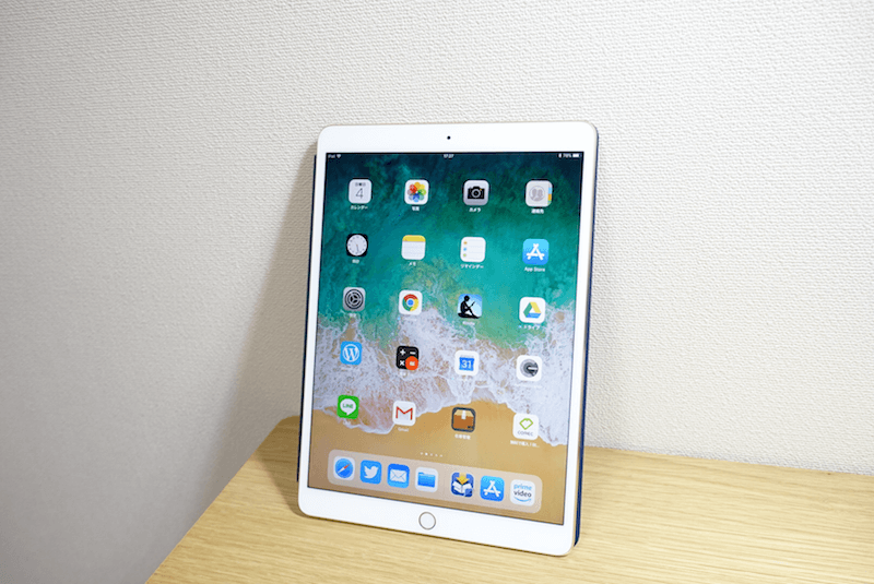 テーブルに置いたipad10.5