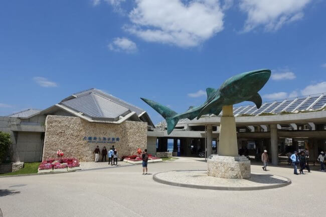 美ら海水族館のモニュメント