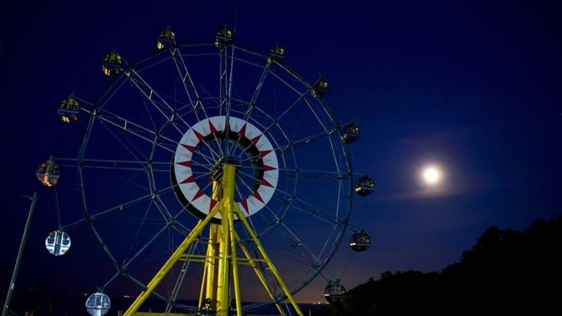 おたる水族館の夜の遊園地